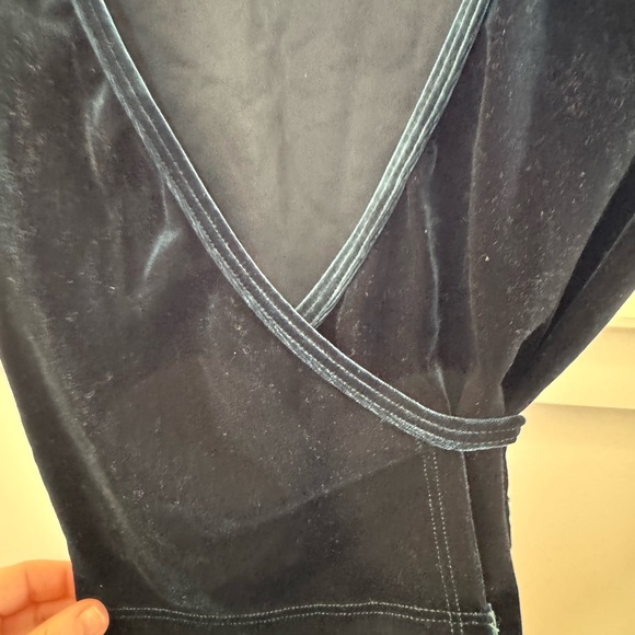 American Apparel green velvet long sleeve wrap top - Picture 6 of 6